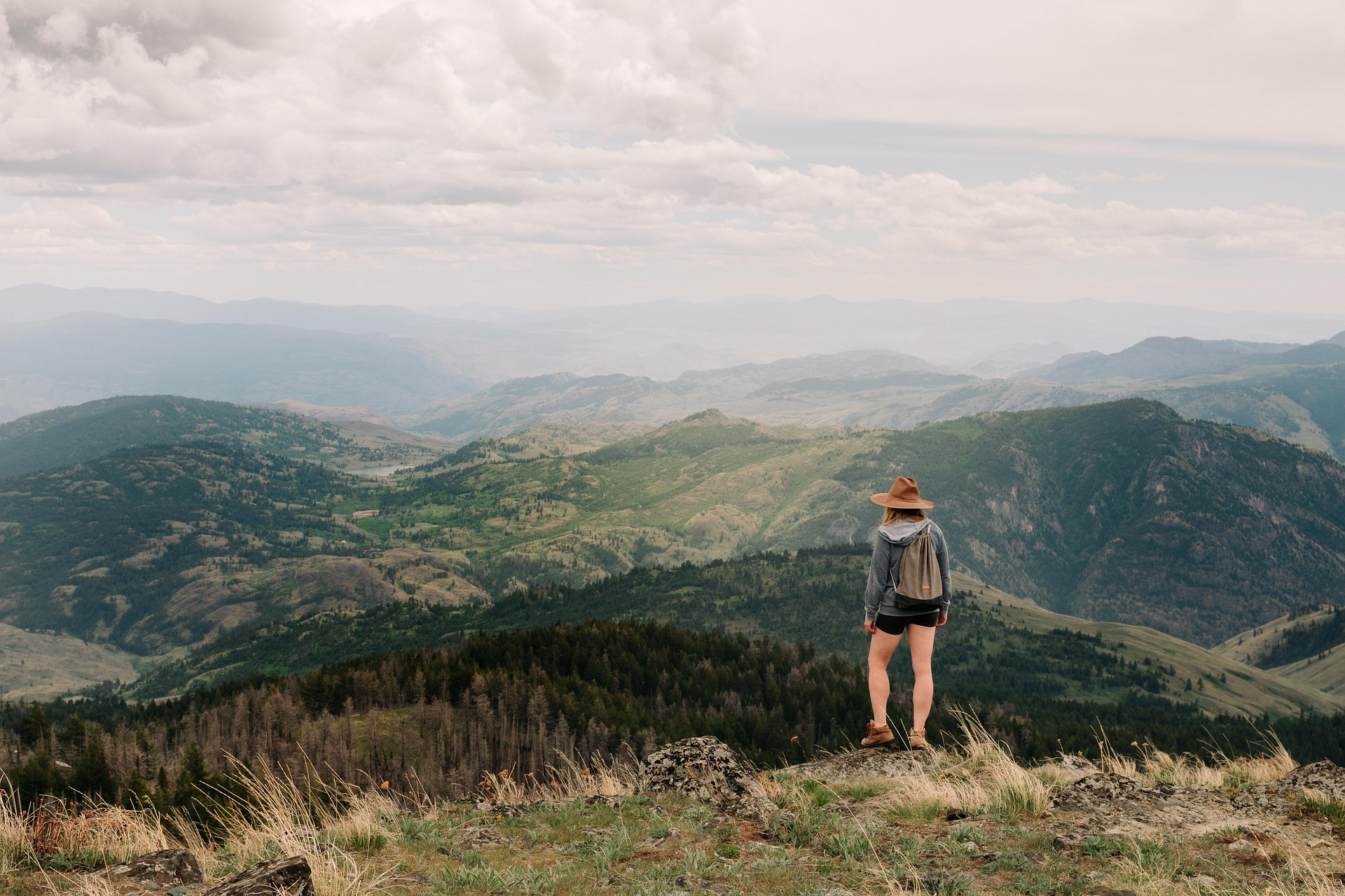 mountains-7890734_1920